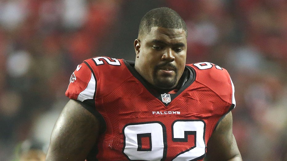 South Carolina assistant coach, ex-NFL player Travian Robertson hospitalized after car accident Church Find